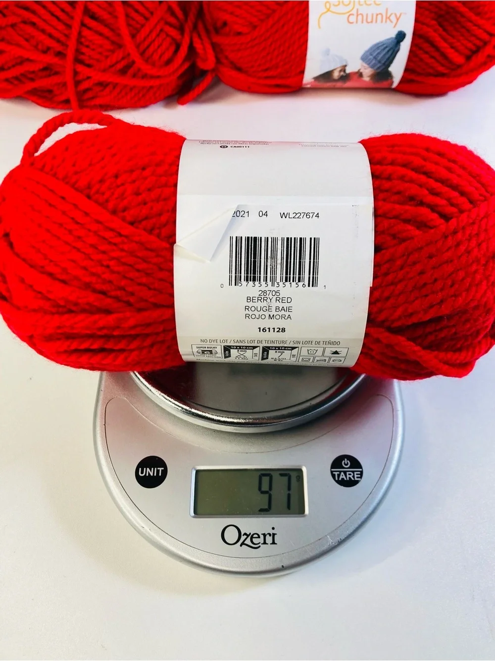 684g / 24.13 oz Bernat Softee Chunky Yarn Bundle in 6 Red & 1 Black 100% Acrylic